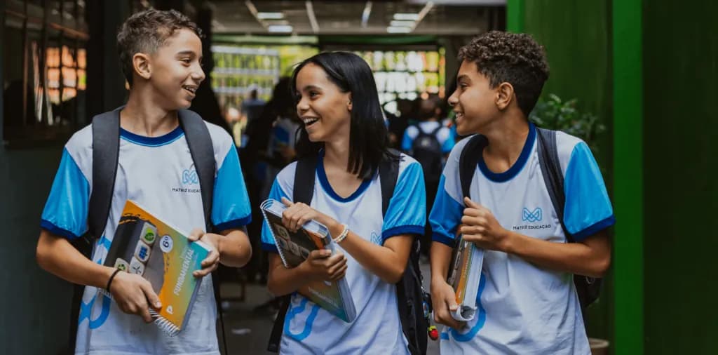 Alunos do Ensino Fundamental II no Matriz Educação